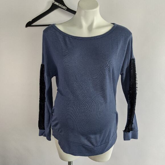 PinkBlush Blue Casual Top Lace Detail Sz Small - Picture 4 of 4
